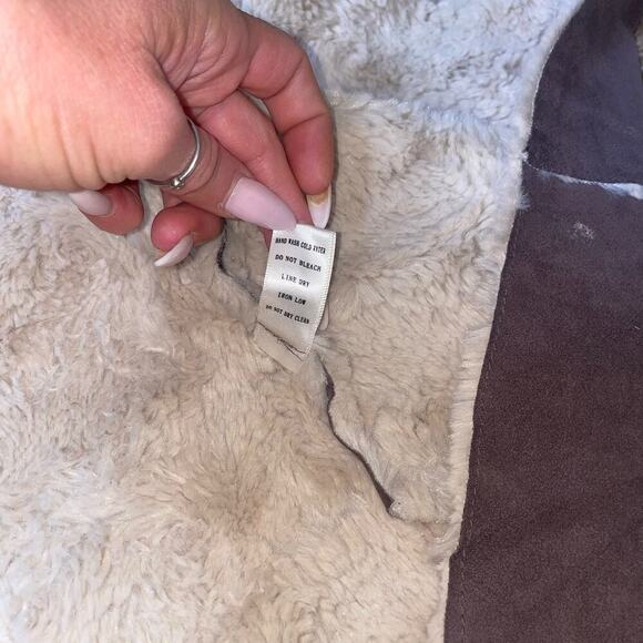 OnTheLand furry vest faux suede sleeveless sherpa comfort SZ M fuzzy comfort - Picture 12 of 12